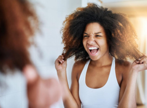 Dicas de como Diminuir os frizz do Cabelo!