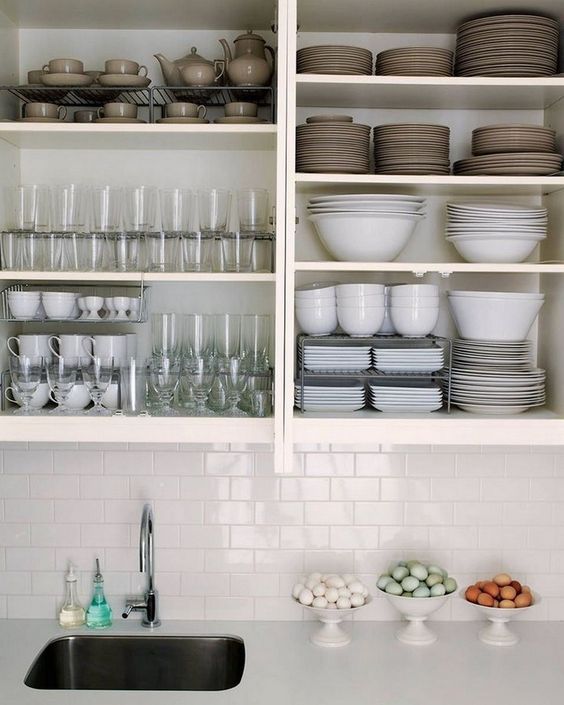armário de cozinha bem organizada