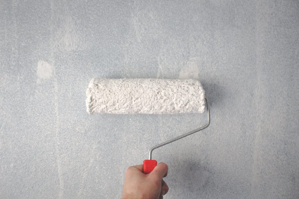 Como fazer a finalização de uma tintura na parede
