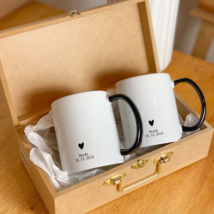 Conjunto de Xícaras personalizada e criativa - inspiração de presentes econômicos de Dia dos Namorados