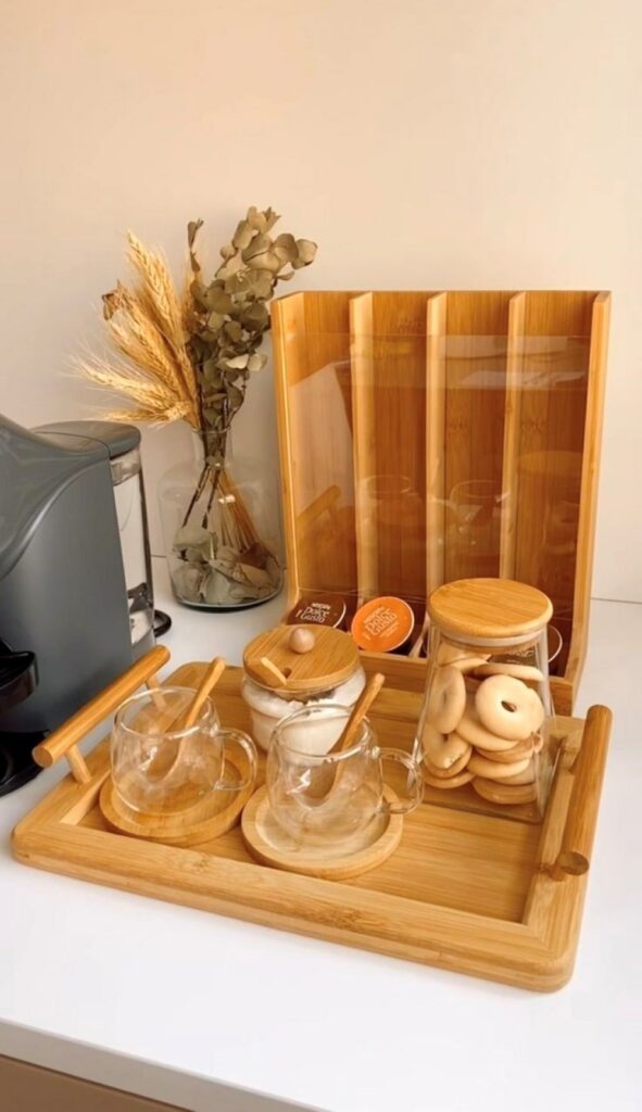 Bandeja rústica decorativa da Amazon para cantinho do café